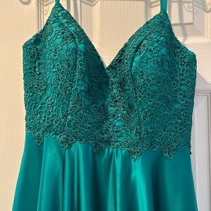 Secret Dress- Formal Gown, Elegant Satin & Lace Sz 4- brand new!